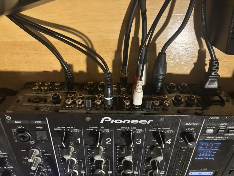 Pioneer DJM-900NXS NEXUS 4 canales digital DJ mezclador negro Foto 3 de 3