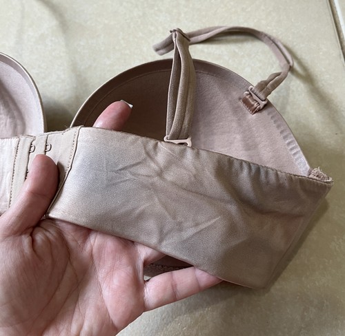 Reggiseno multiuso Victoria's Secret beige raso 36C VPush Up aggiungere senza spalline - Foto 8 di 15