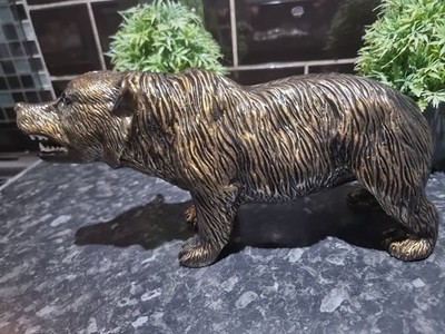 Grizzlybär Figur, massiv und schwer, er ist atemberaubend, siehe Fotos.