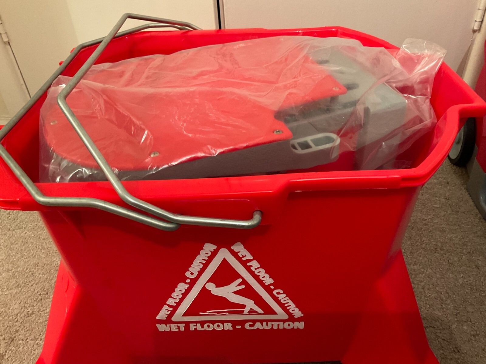 24L Kentucky Wringer Mop Bucket System On Wheels Commercial Cleaning eBay