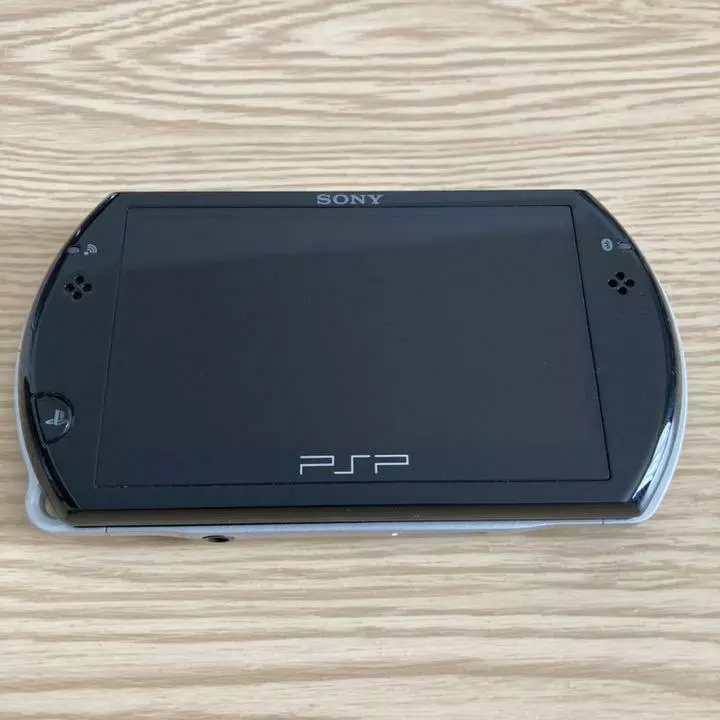 Sony PSP Go tested: Hands-on photos - CNET