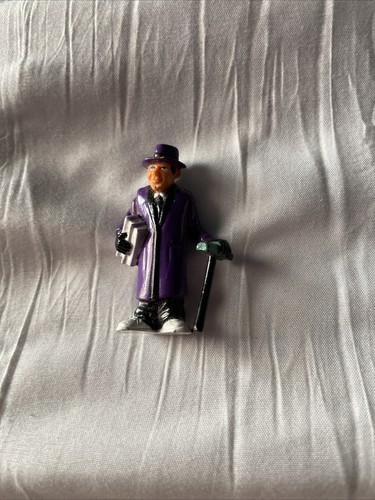 Homies Series #6 "Tennis Shoe Pimp" 2003 1:32 Scale 1.75" - Picture 1 of 3