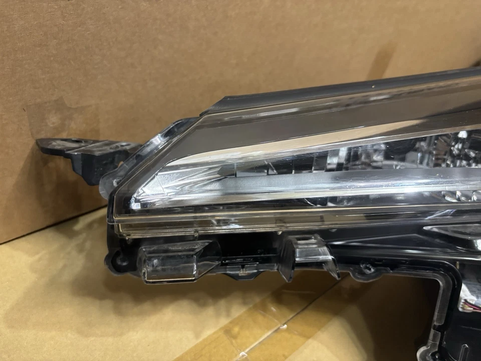 Faro conductor izquierdo Toyota C-HR 2018-2019 con LED DRL OEM 81170-10A00 Foto 4 de 4