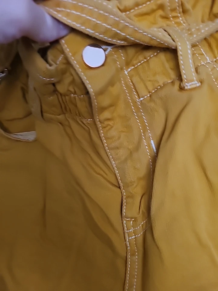 River Island Size 8 Yellow Summer Shorts Pockets Belt Women's - Image 3 of 4