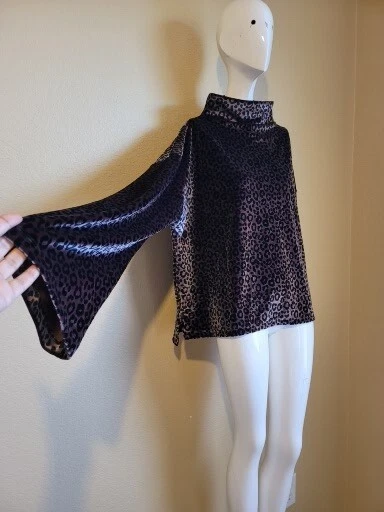 nwot Victoria secret mockneck pink animal print velour top activewear sz L loose - Image 4 of 4