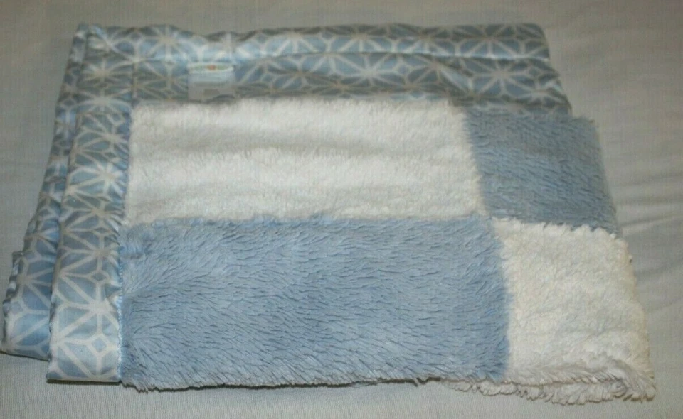COCALO Baby Blanket Blue White Satin Snowflake Plush Patchwork Squares Boys 42" - Imagem 3 de 4