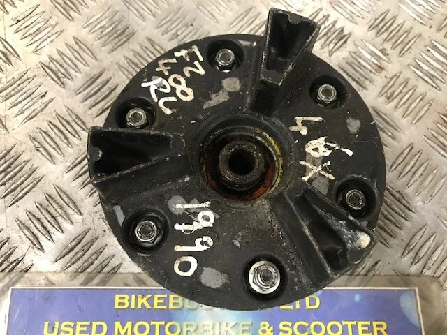 YAMAHA FZ400 RL sprocket carrier 1990 - image 3 of 3