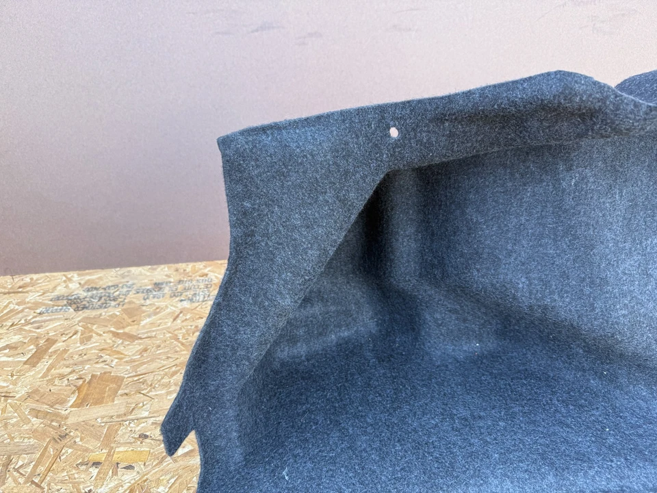 CONJUNTO DE TAPETE FORRO CARPETE MOTORISTA ESQUERDO FORD MUSTANG GT 2015-2023 FABRICANTE DE EQUIPAMENTO ORIGINAL - Imagem 3 de 4