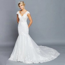 Vintage Scalloped Wedding Dress Cap Sleeveless Lace Applique Backless Bride Gown