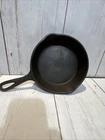 Unmarked Wagner Ware Cast Iron Skillet #5 Vintage, Seasoned. Lays Flat.