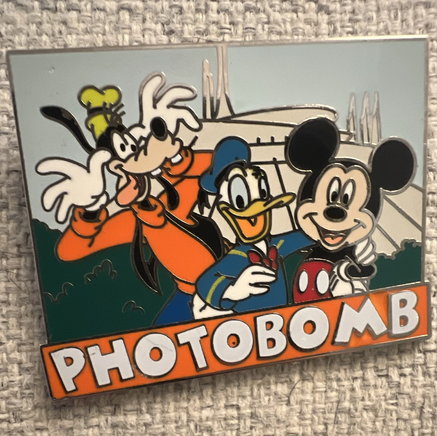 Disney Mickey Mouse Photobomb Mickey Donald Duck Goofy Single Pin Disney
