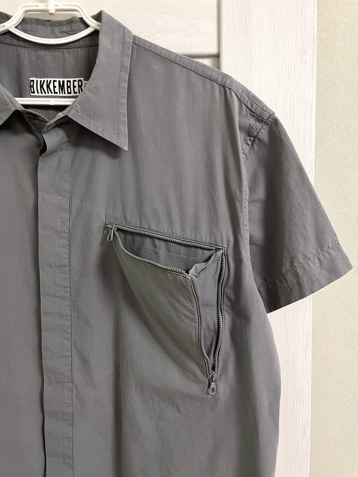 Camisa Dirk Bikkembergs Vintage Avant Garde com Zíper Bolso Botão SS Tamanho XL/XXL Cinza - Imagem 4 de 4