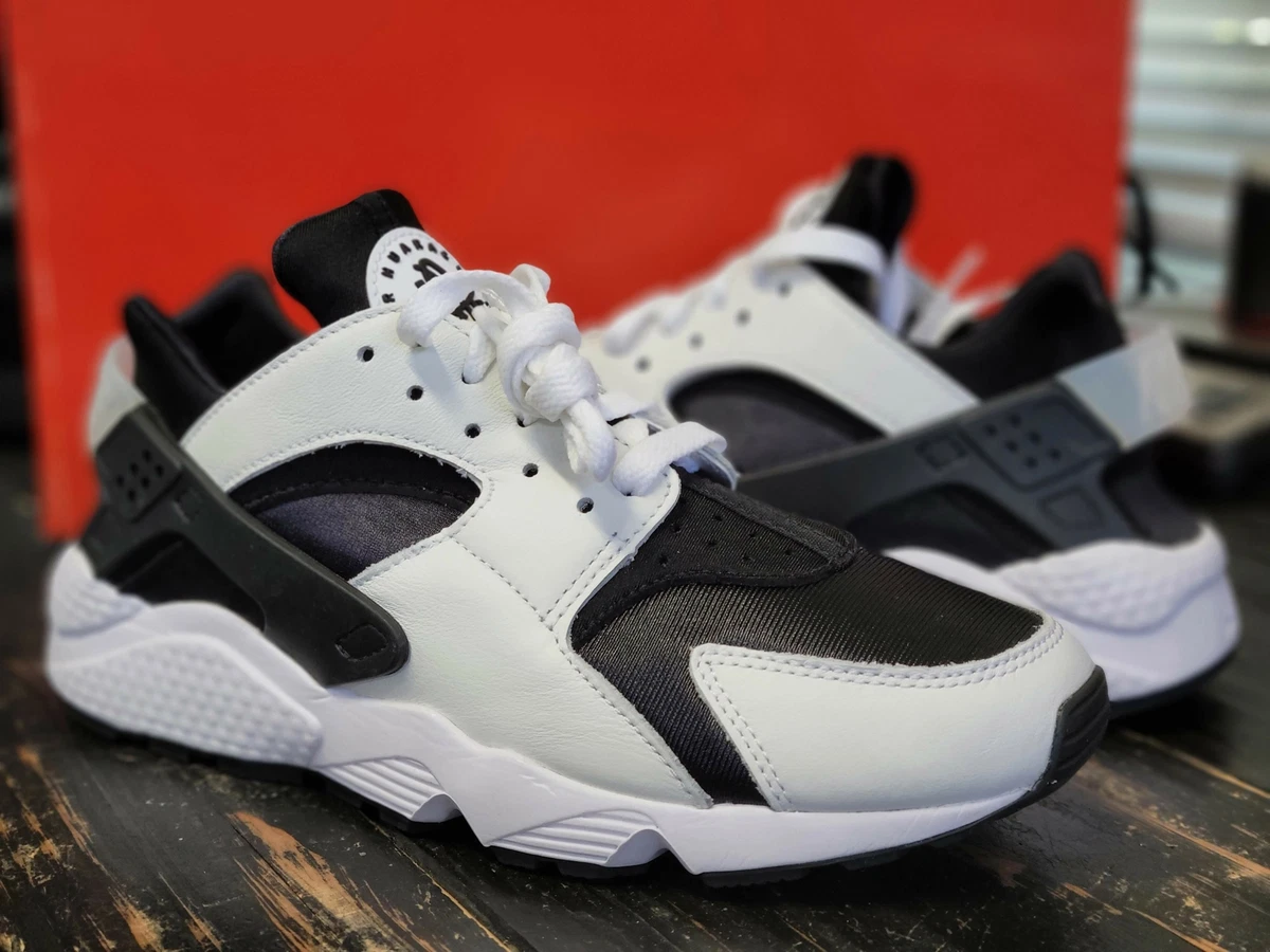 Nike Mens Air Huarache Black/Black/White Running Shoe