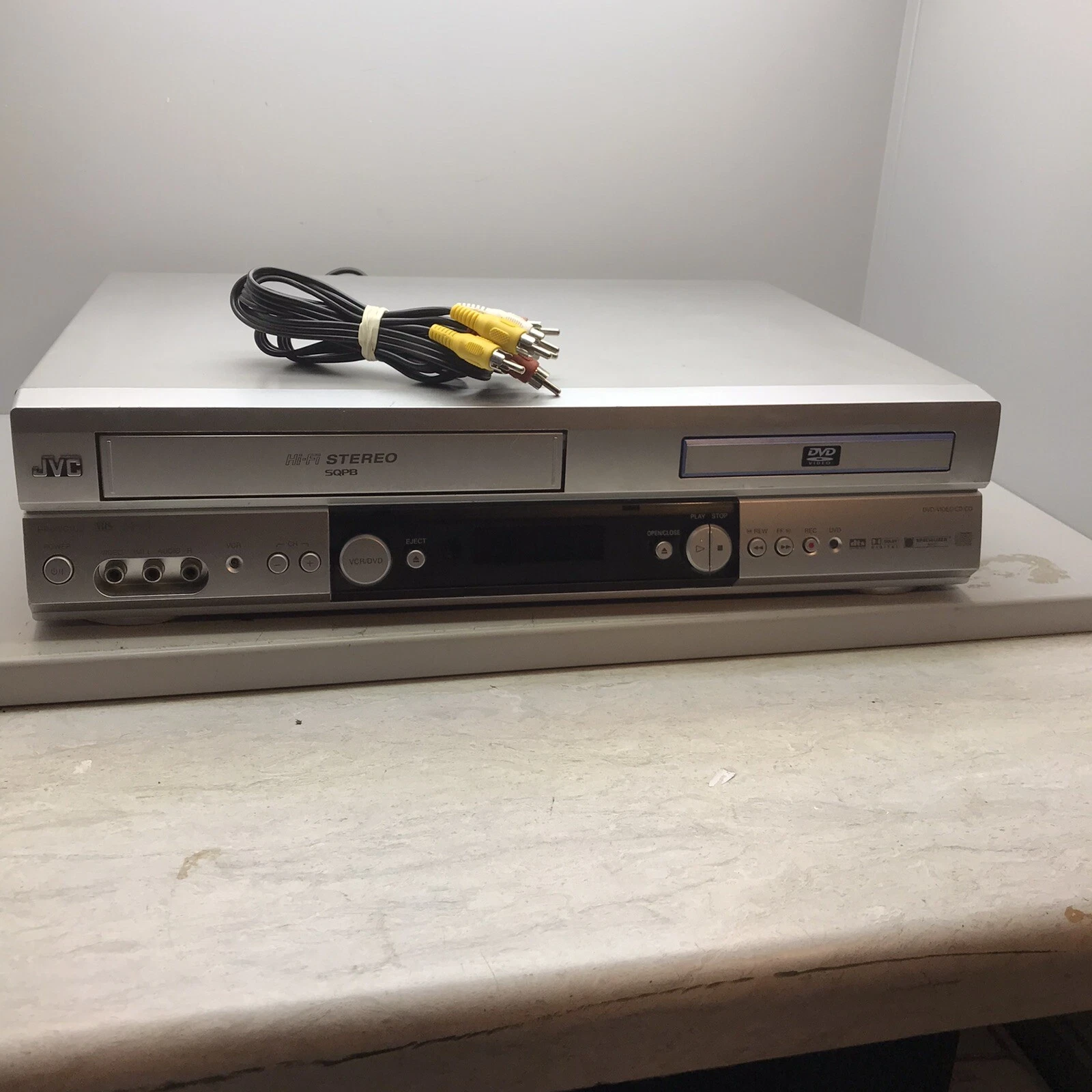 JVC HR-XVC1UJ DVD VCR Combo Player VHS Video Cassette Recorder Great Shape! AV