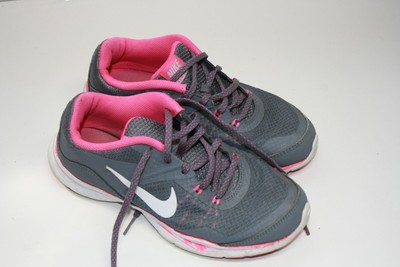 nike womens trainers grey and pink