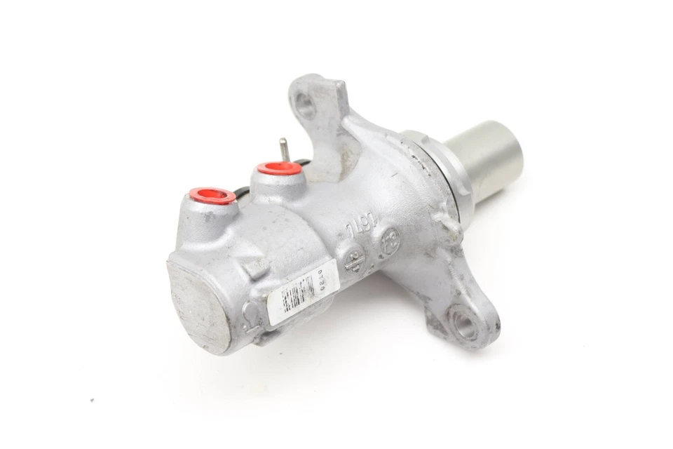 BMW M6 Gran Coupé 2014-2019 4,4 L - Cilindro maestro de freno 6799903 Foto 2 de 4