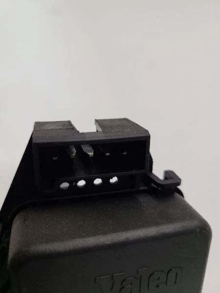 03-09 GMC ENVIYO Motor limpiaparabrisas trasero OEM Foto 4 de 4