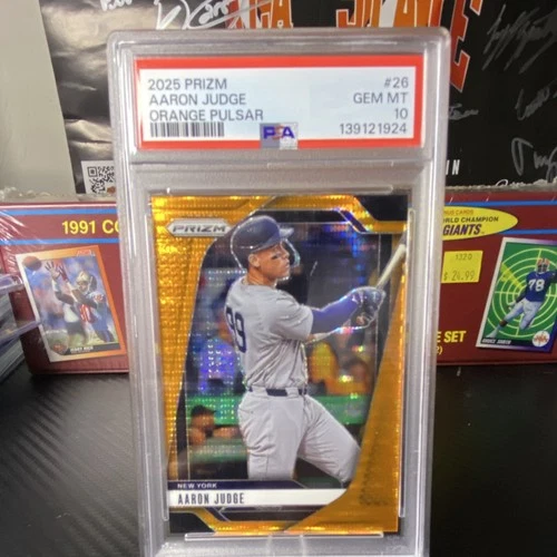Panini Prizm 2025 Aaron Judge #26 Orange Pulsar Prizm PSA 10 /399 Baseball Card