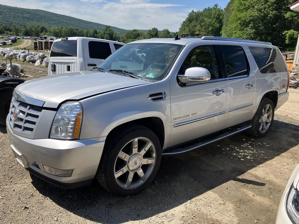 14 ESCALADE ESV Rear Drive Shaft 4x4 Foto 3 de 4