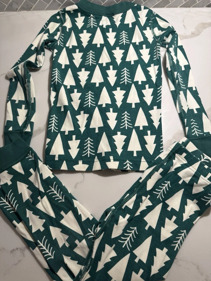 Juego de pijama Hanna Andersson Holiday PJ talla 5 pinos Navidad verde kelly Foto 3 de 3