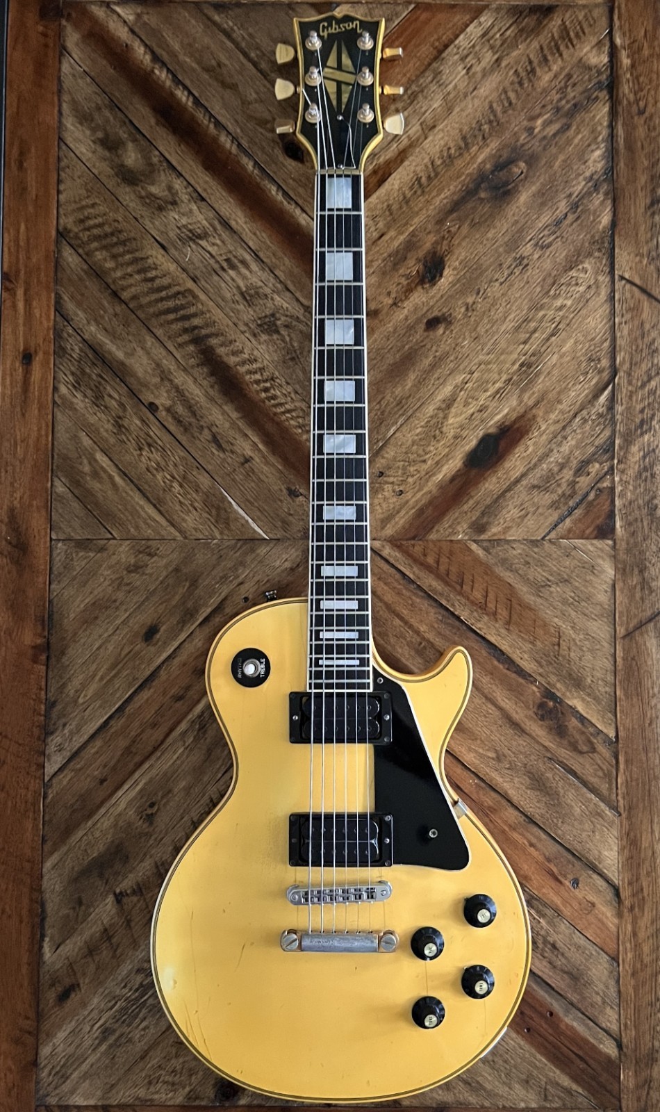 1970 Gibson Les Paul Custom in Alpine White (Nicotine Yellow) ?? Very Rare