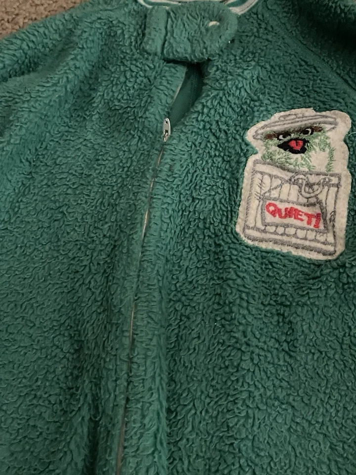 Pijama para dormir vintage de los años 70 Sesame Street JCPenney Oscar the Grouch niño Foto 2 de 4