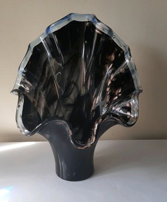 Beautiful Centerpiece Vase Black Gold Blue Edges Home Decoration