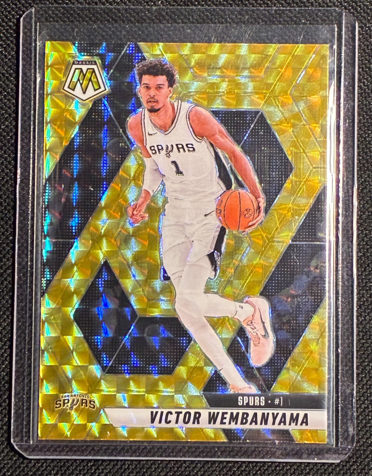 Victor Wembanyama 2024-25 Panini Reactive Yellow Mosaic Prizm #31 Spurs