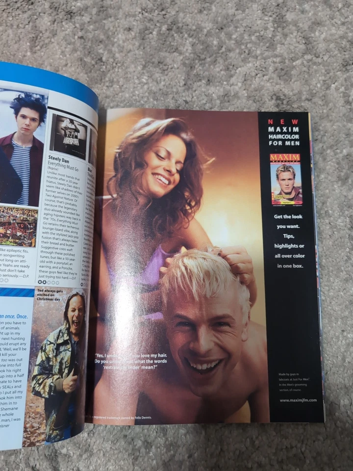 Maxim Magazine #065 - May 2003 (Covergirl: Monica Bellucci) Foto 2 de 4