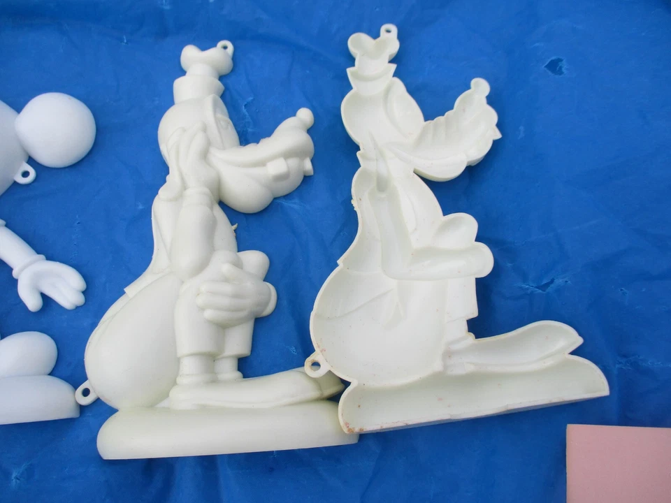 Moldes de azúcar de personajes Wilton Disney con caja juego de seis moldes Mickey Mouse de colección 1972 Foto 2 de 4