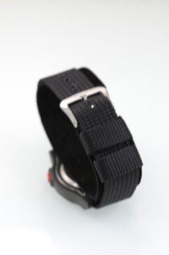 Montre homme Timex Ironman noir gris nylon 100 m lumière date alarme chron quartz - Photo 3 sur 6