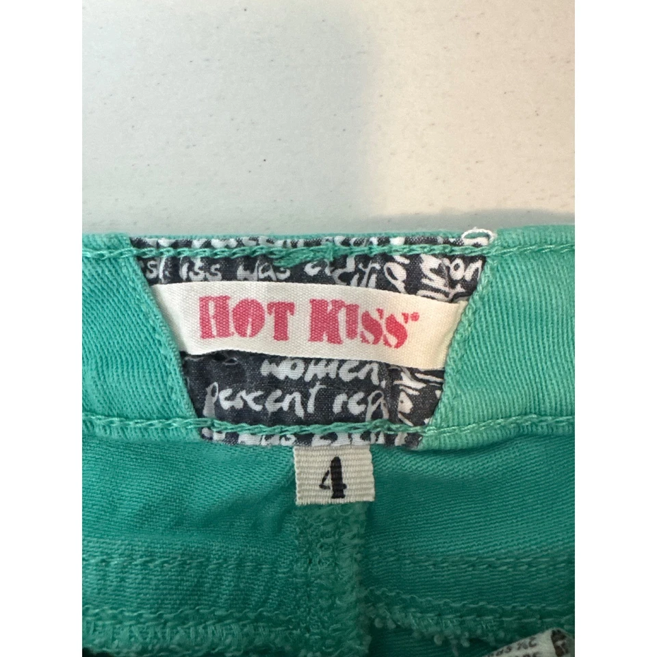 Pantalones Cortos Denim Hot Kiss Verde Turquesa con Ribete de Encaje Blanco Talla 4 Foto 3 de 4