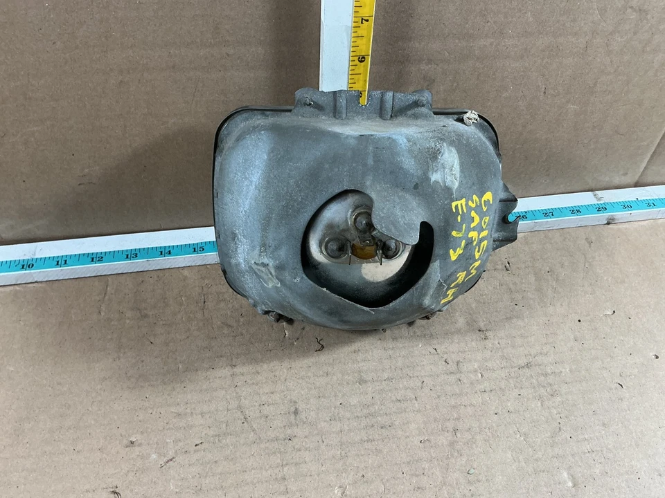 1985-1996 Jeep Cherokee Front Right Passenger Side Headlight Assembly - Image 4 of 4