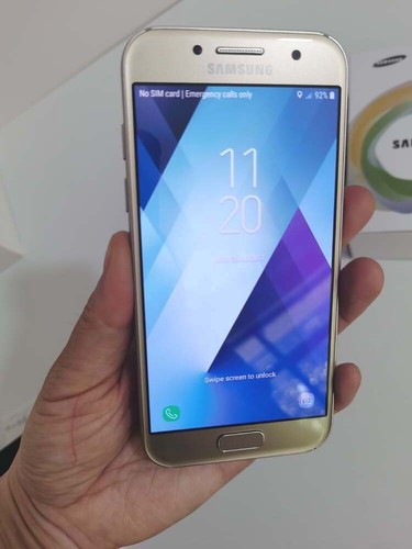 Unlocked - Samsung Galaxy A3 (2017) SM-A320 Android 16GB 4G WiFi Smartphone - Afbeelding 3 van 13