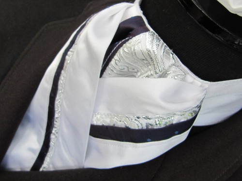 Ready Tied White with Navy Faux Silk & Silver Paisley Riding Stock / Scrunchie - Picture 7 of 7