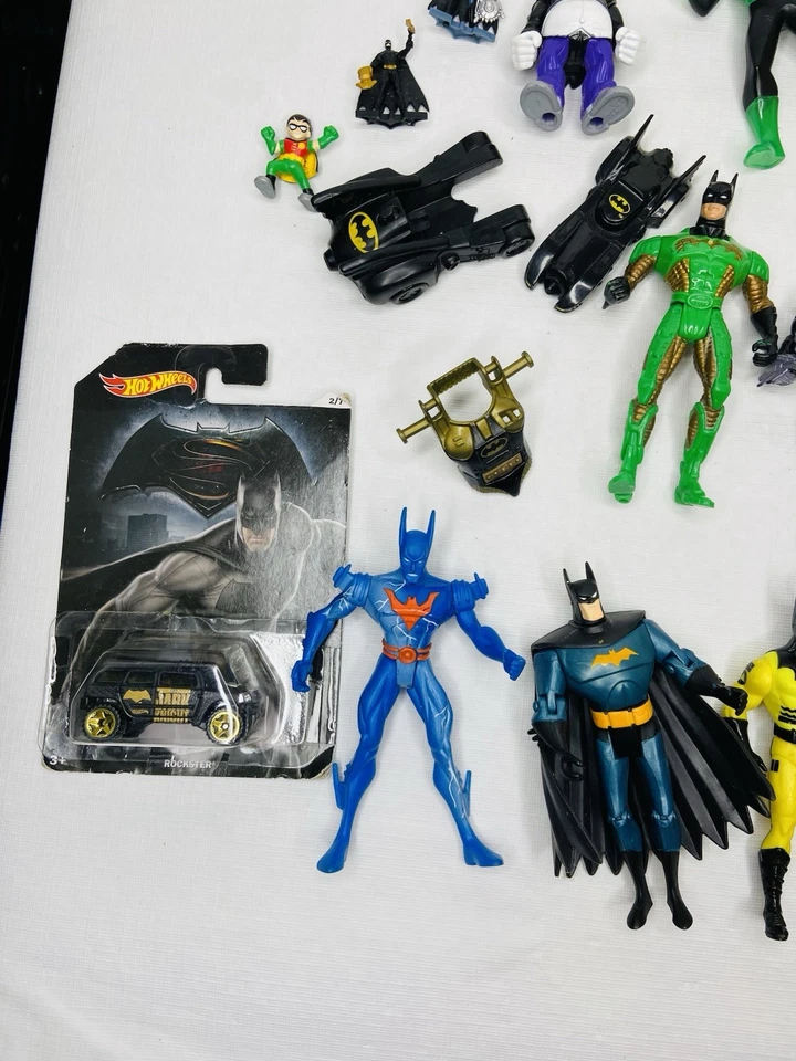 Vintage 1990s Kenner Batman Action Figures Lot  1989 Batmobile Superhero’s - Image 3 of 4