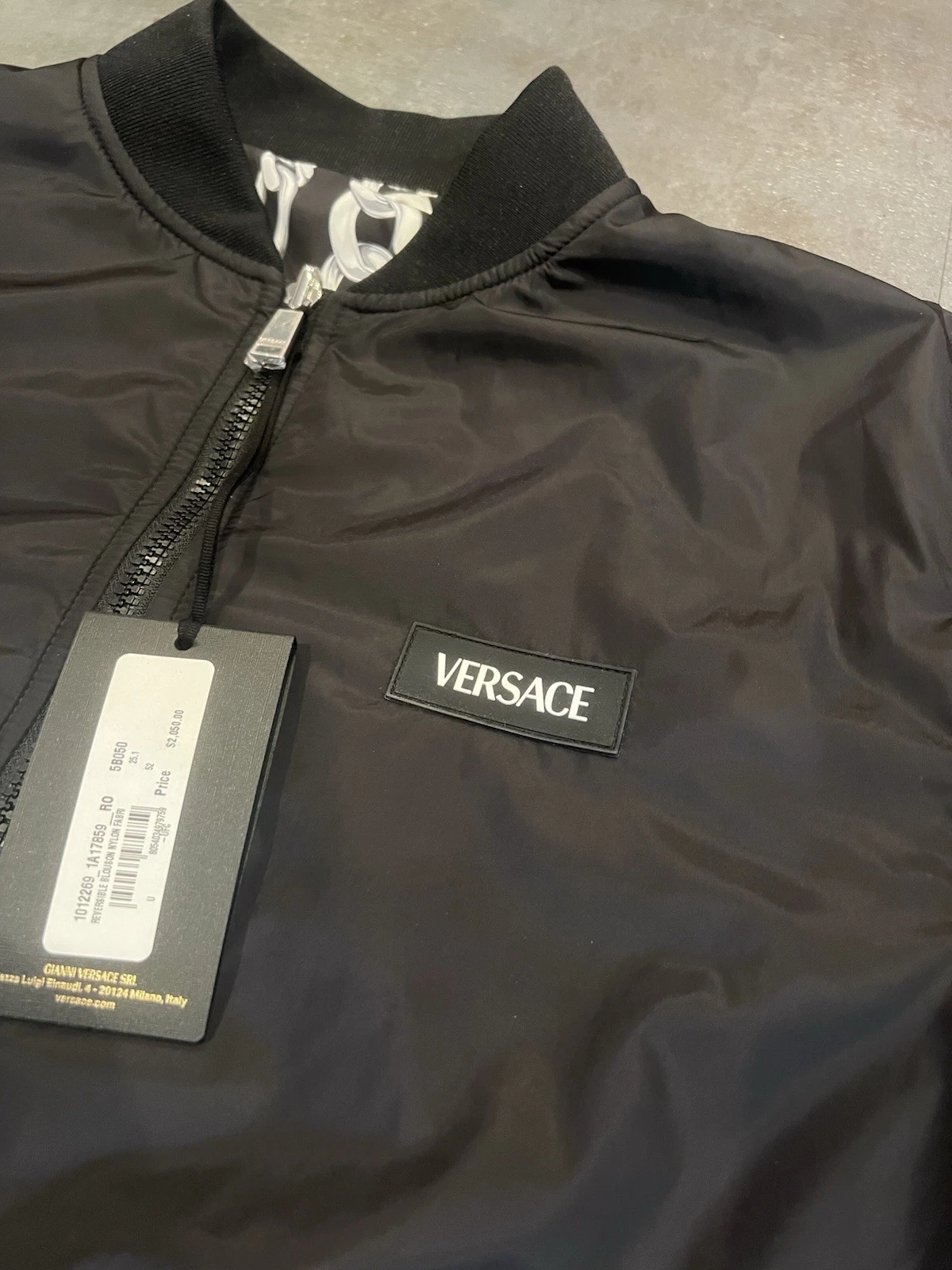 $2050 Men's Versace medusa chains reversible bomber jacket size 52 Fits L - product detail image 15