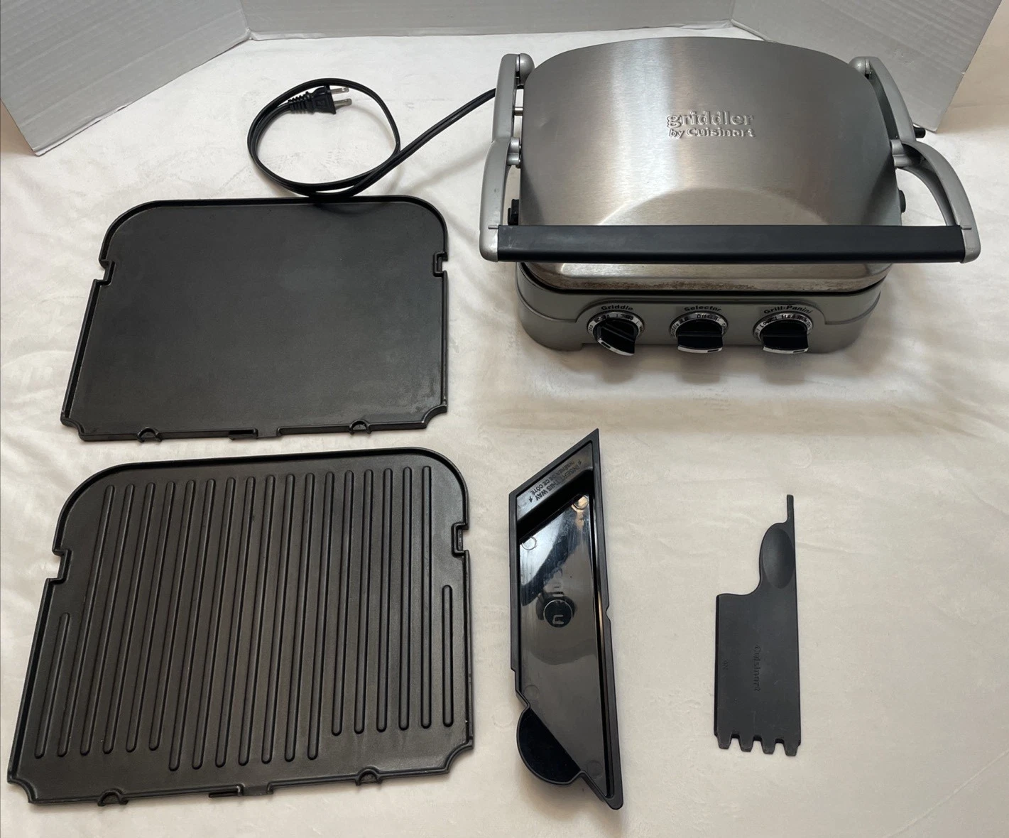Cuisinart Griddler GR 4N 5 in 1 Grill Electric Griddle Panini Press
Opens in a new window or tab