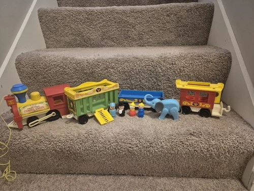 Vintage Fisher Price Little People Circus Train 991 with 4 trains, 5 accessories