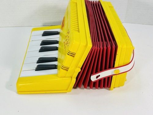 VTG EMENEE MUSICAL TOY KEYBOARD ACCORDION ORIGINAL CASE #403 YELLOW RED WORKS - Picture 5 of 23