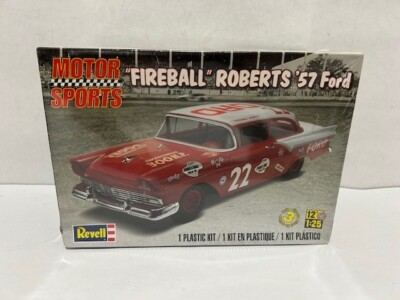 1:25 Revell '57 Ford Fireball Roberts New
