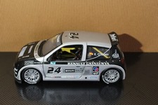 Renault Clio V6 in 1:18 von Universal Hobbies