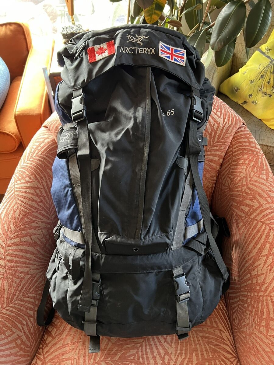 1990s ARC'TERYX Bora 65 Backpack Blue Black Made In Canada 1990s ARC'TERYX Bora 65 Backpack Blue Black Made In Canada