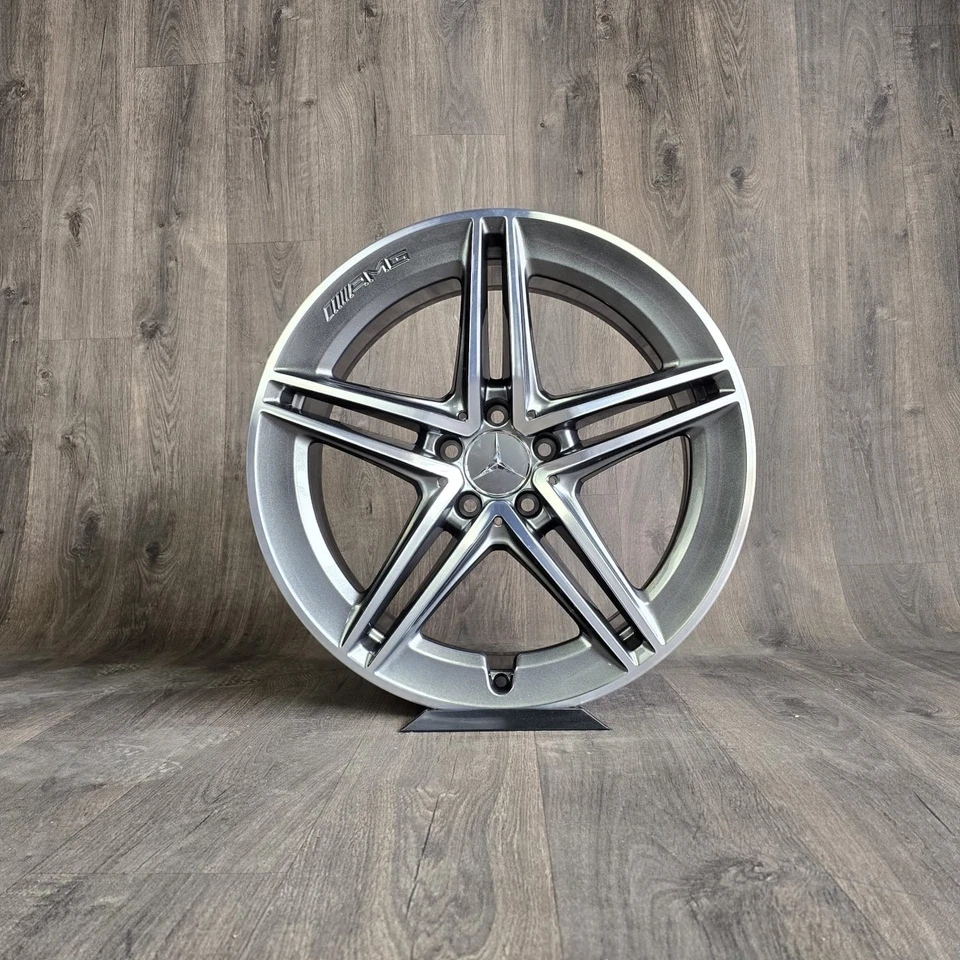 1x Original Mercedes Benz C Klasse C63 C205 AMG Felge A2054012001 9.0J x 19 ET25 - Bild 1 von 1