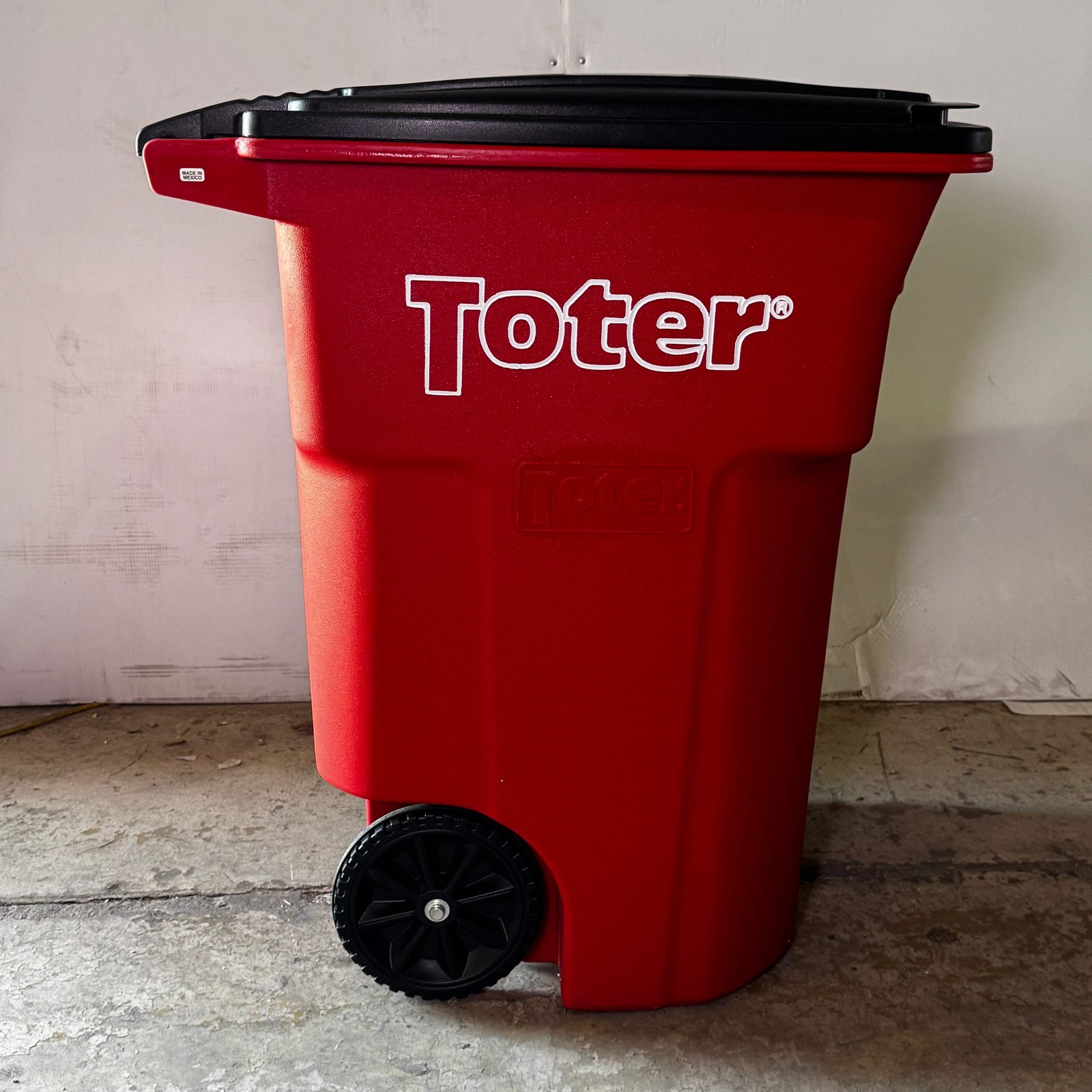 TOTER Biohazard Trash Can with Wheels 96 GAL Red V0440880