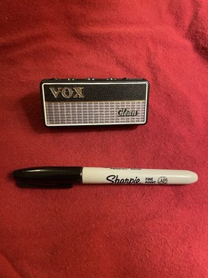 Vox amPlug 2 Clean AP2-CL Headphone Guitar Amp - Made in Japan  Works Great!