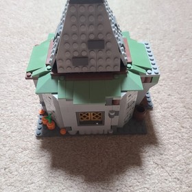 Lego Harry Potter Hagrids Hut 4738. 2010, retired. 442 pc. Missing few pieces.