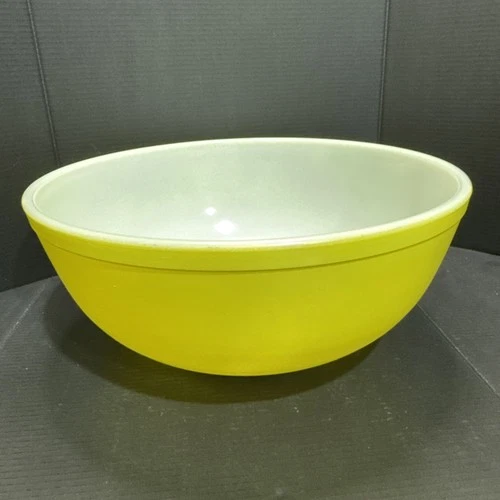 Pyrex 404 4 Quart Yellow Mixing Bowl Vintage, From Primary Colors Set