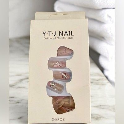 Fake Nails Press On  with Crystals 24pc Set NEW