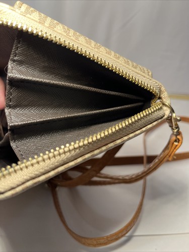 MKF Collection Mala Phone Wallet Crossbody By Mia K Tan With “M” Logo EUC - Picture 14 of 17